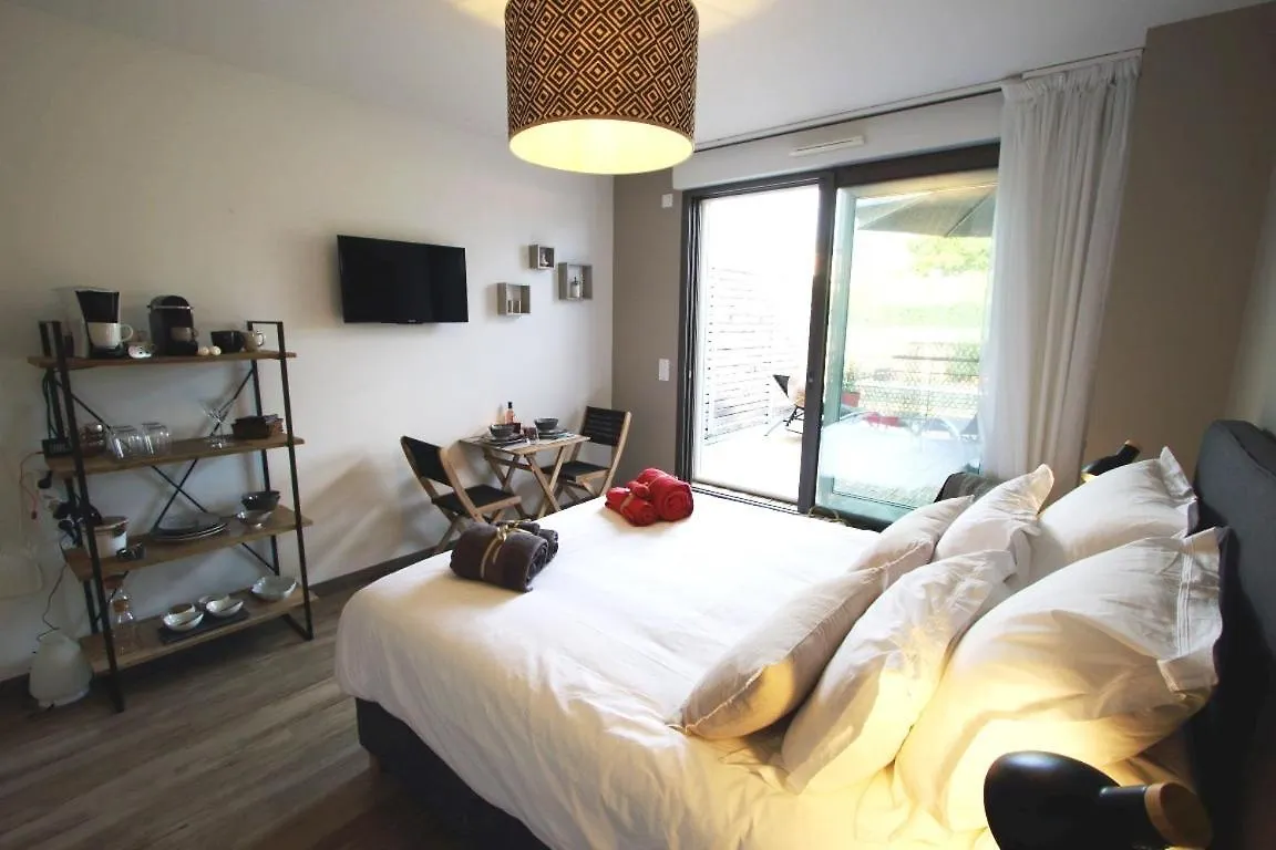 Sweet Home Studio Aix En Provence, Terrasse, Piscine, Resto, Éguilles Apart Otel